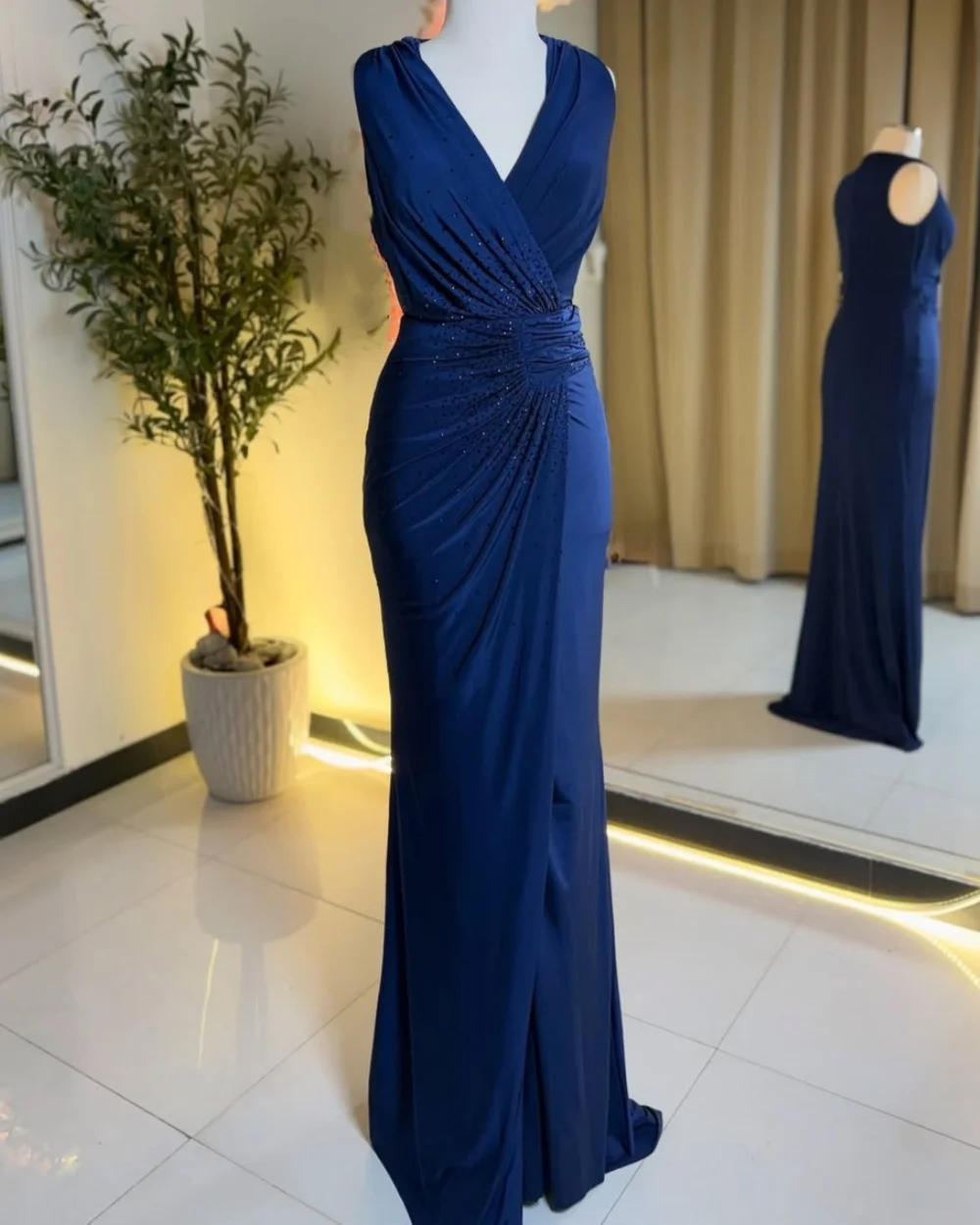 تخصيص جودة عالية كلاسيكي جيرسي مطرزة Ruched مستقيم الخامس الرقبة فساتين طويلة فساتين مناسبة مخصصة الأحجام المتاحة