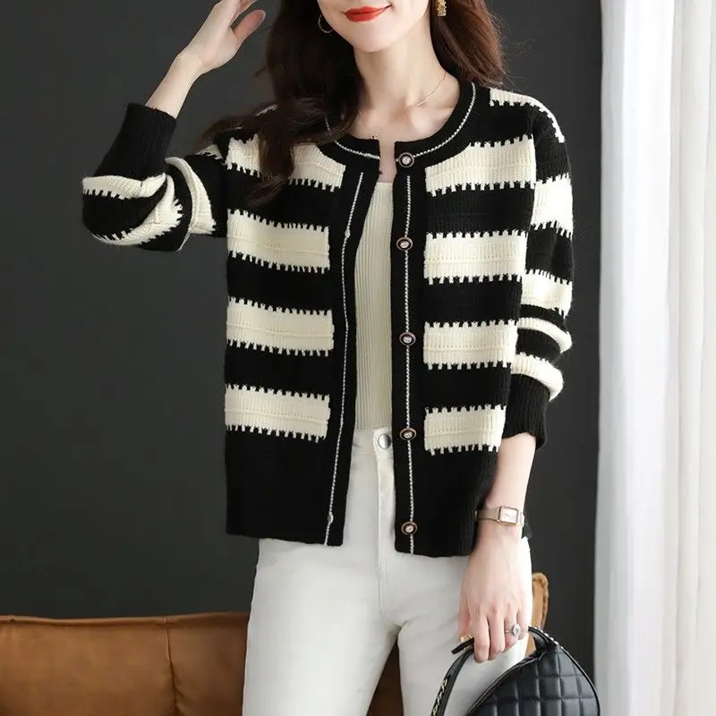 Women\'s Korean Fashion Elegant Chic Striped Single Breasted Knitted Cardigan Autumn Winter O Neck Long Sleeve Slim Sweater Coat