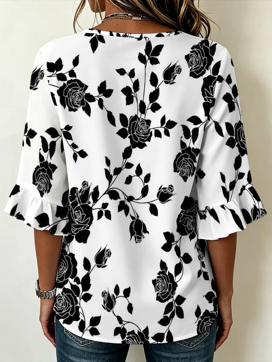 Damen Sommerbluse mit 3/4-Ärmeln, V-Ausschnitt und Knopfverzierung, Retro-Einzigartiges Schwarz-Weiß-Blumenmuster-Oberteil für Pendel- und Gesellschaftsanlässe – Detail 3