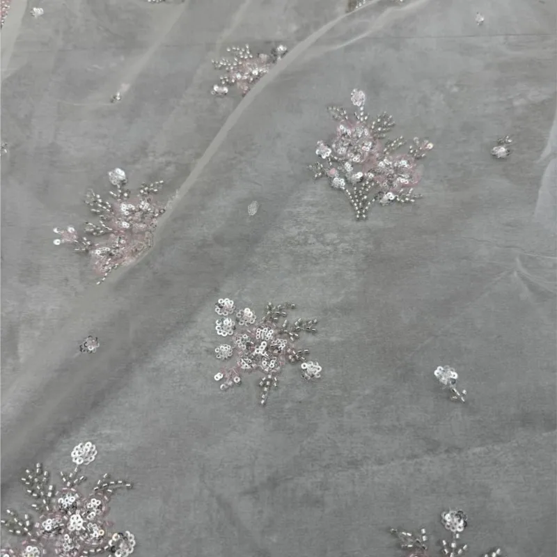 新しいハイエンドのカスタムメイドのシルクオーガンザの頑丈な刺繍生地サマードレスと衣類