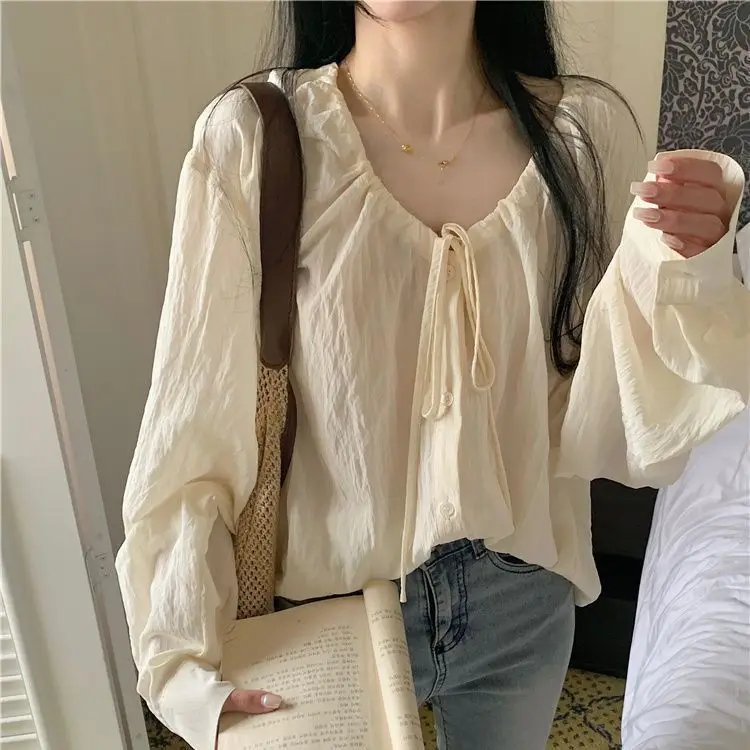 Spring Autumn New V-neck Strap Design Niche Shirt Women\'s Loose and Chic Long Sleeved Women\'s Fashionable Top