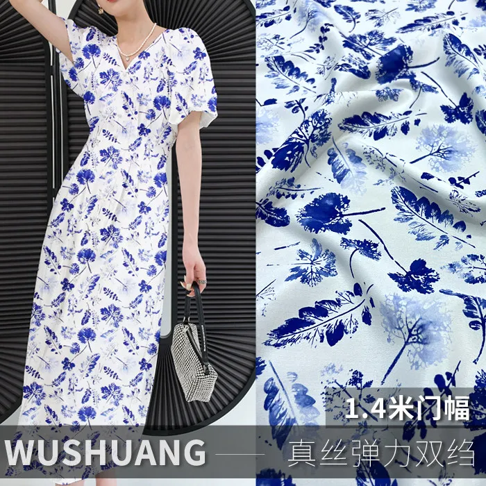 

Сине-белая шелковая ткань креп-де-шин с акварельным цветочным узором, эластичный шелк из тутового шелкопряда для платьев и блузок