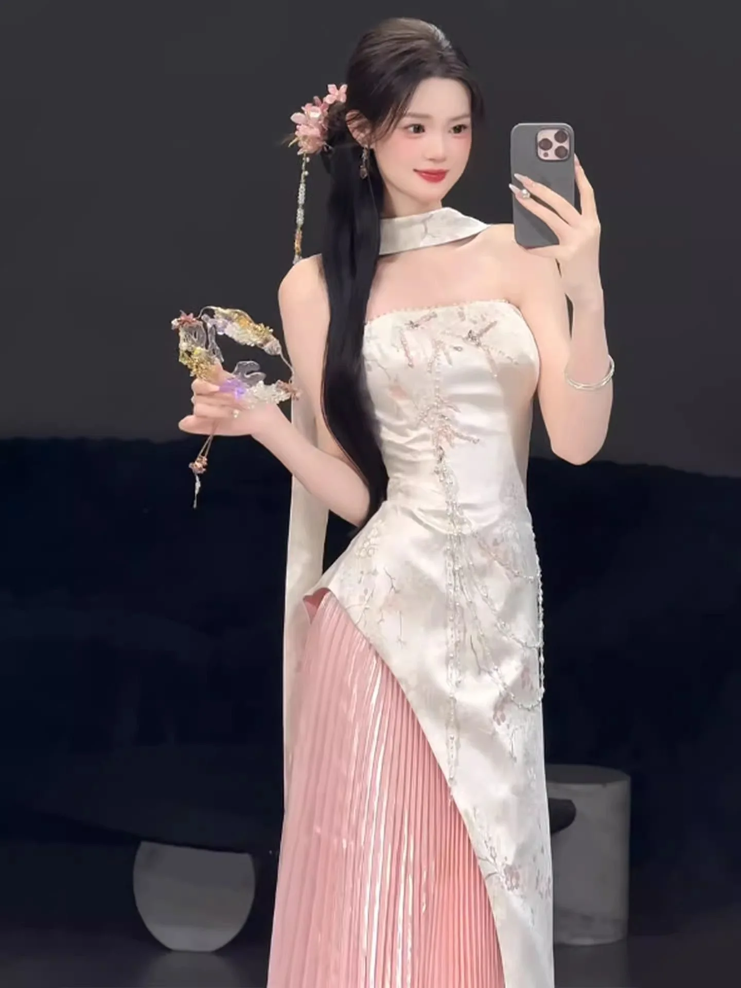 

Elegant Chinese Style Bridal Robe Women's New Design Morning Gown for Engagement Parties Wedding Ceremonies High Waist Long D...