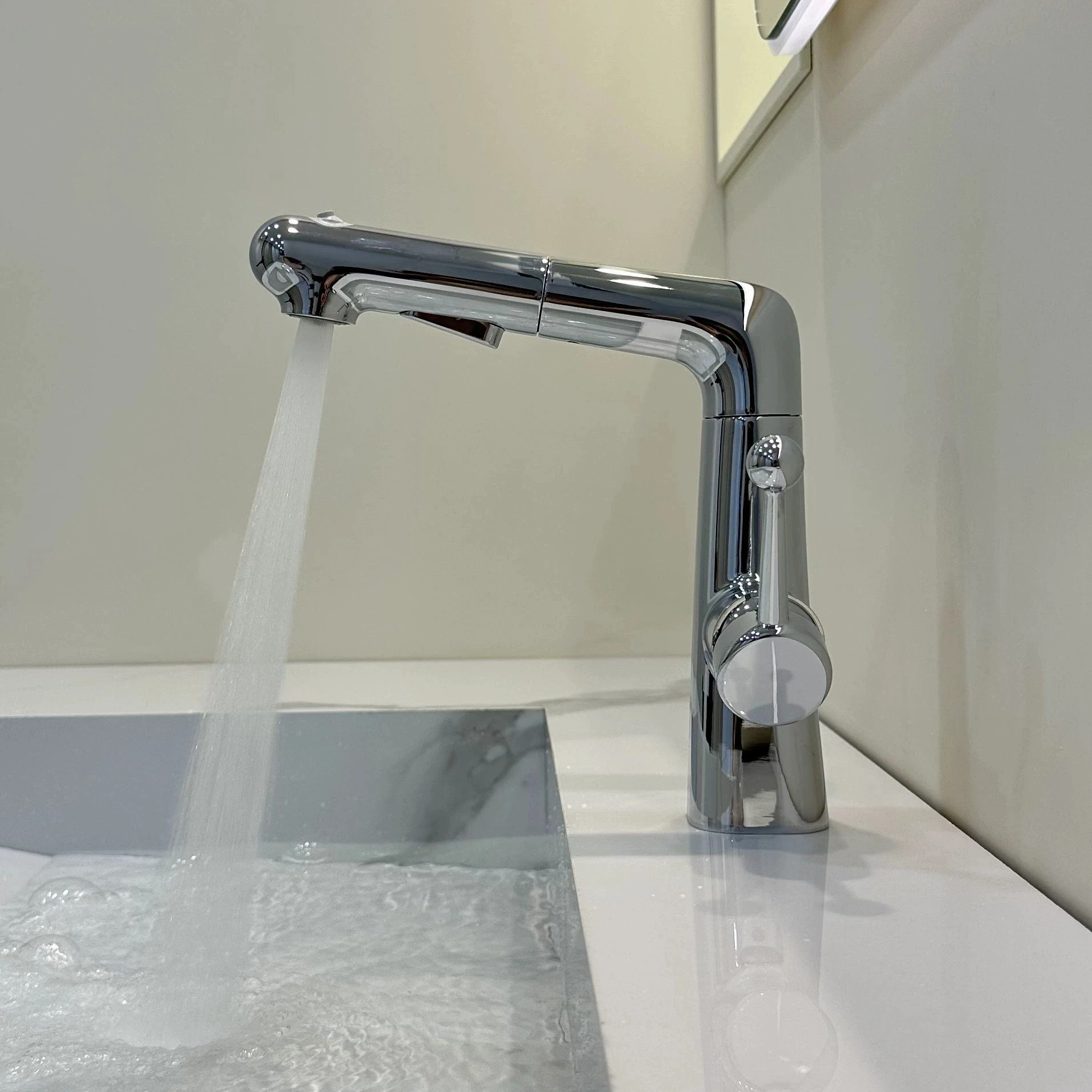 

Adjustable Bronze Pink/Yellow Pull-out Bathroom Basin Faucet Splash-proof Rotating Cold And Hot Mixed Water Basin Faucet