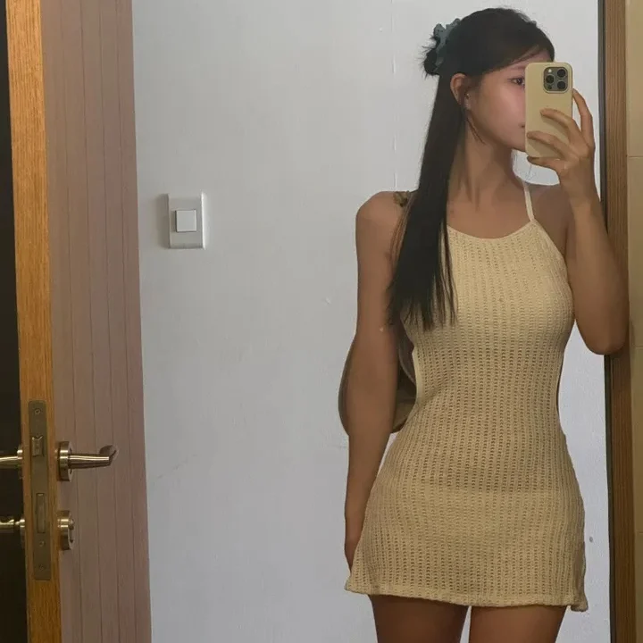 

Новый сексуальный слитный купальник 2026 года для женщин: однотонный, быстросохнущий, из комфортной ткани, идеально подходит для пляжа и горячих источников.