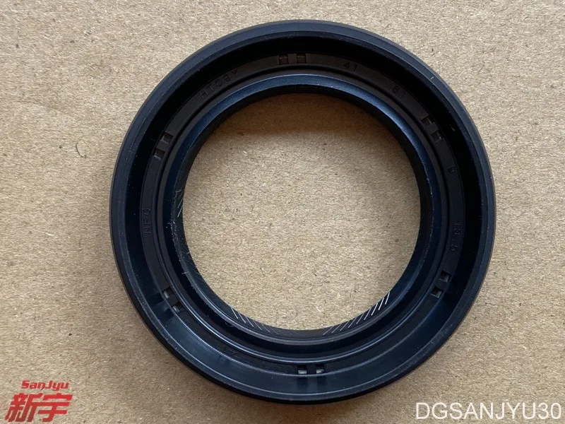 OUTLANDER1 CU2W EVO789 CN9A CP9A CT9A OIL SEAL,T/M FR DIFF CASE MD758763 size 41*61*9*13.5