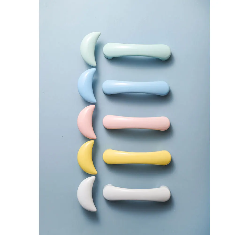

2Pcs Ceramic Wardrobe Pull Handles Creative Moon Shape Drawer Knobs for Cabinet Cupboard Furniture Door Knobs Durable