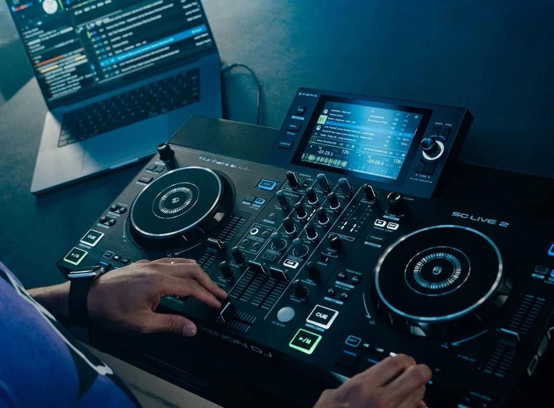 SC LIVE2/4 all-in-one U disk DJ player Digital Serato software comes with stereo