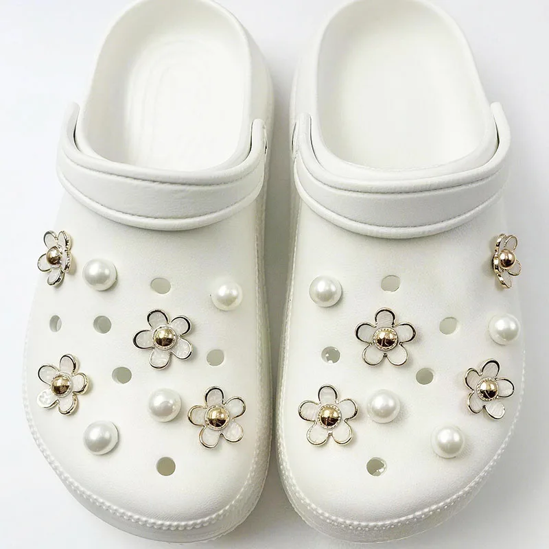 Elegant Gold Metal Camellia Imitation Pearl Shoe Charms DIY Removable Shoe Flower Ornament Accessories for Women Girls Sandals