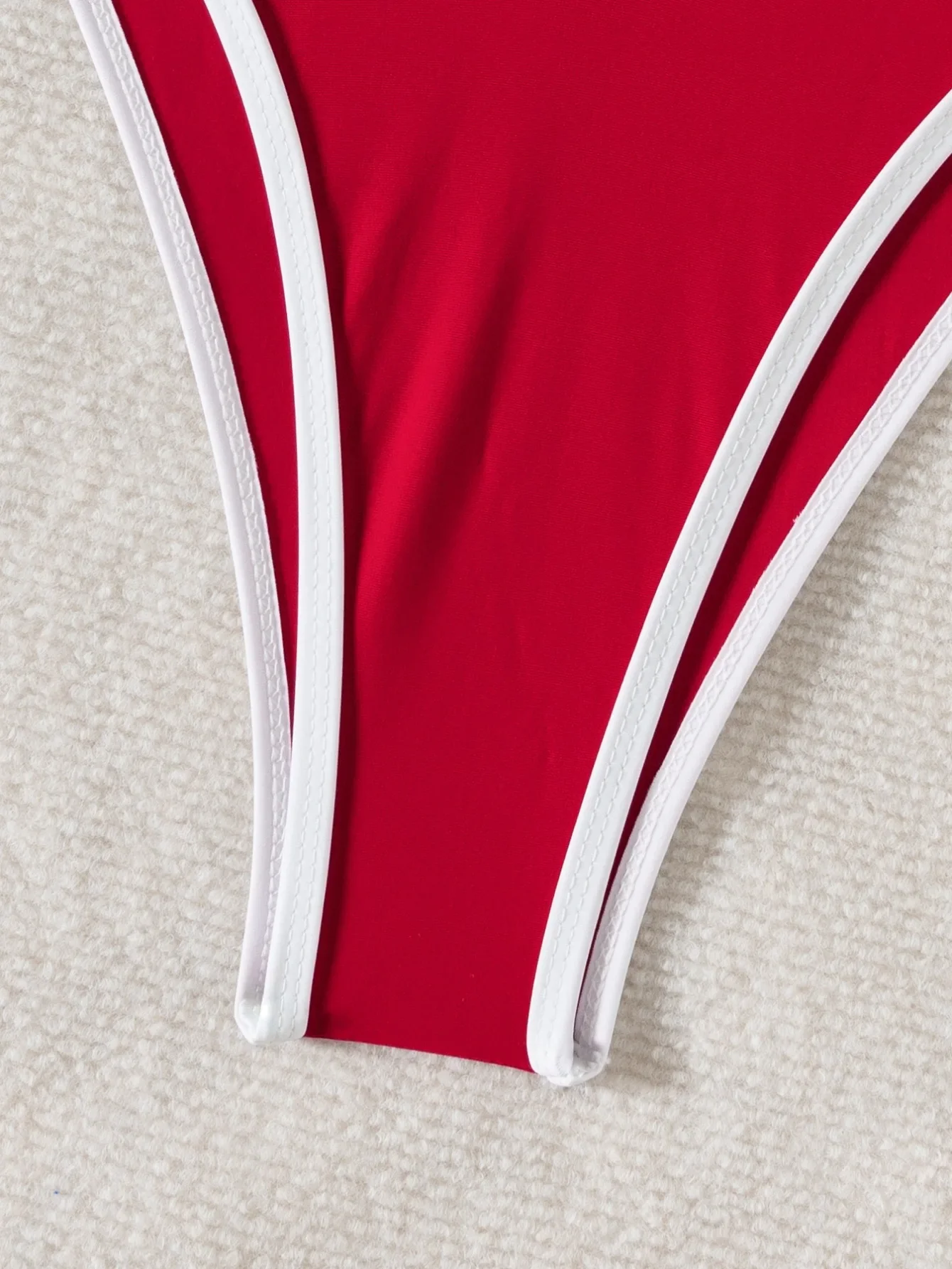 Set bikini rosso da donna, tinta unita, costume da bagno sexy in 2 pezzi, costume da bagno senza schienale con reggicalze a triangolo, scollo a V, costume da bagno, 2025