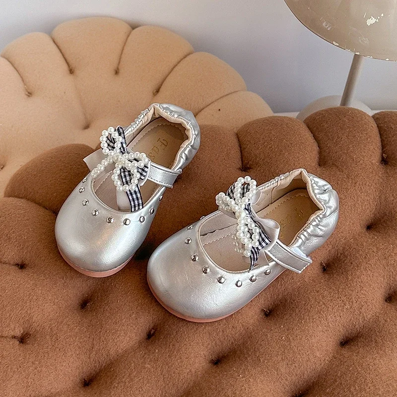 

2025 Autumn New Children Princess Flat Shoes Sweet Beading Girls Casual Dance Shoes Round Toes Kids Dance Shoes Pleated Trendy