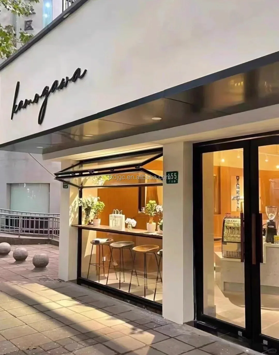 

Customized Soundproof Aluminum Alloy Foldable Lift Windows Tea Coffee Shops Modern Horizontal Upper Lower Folding