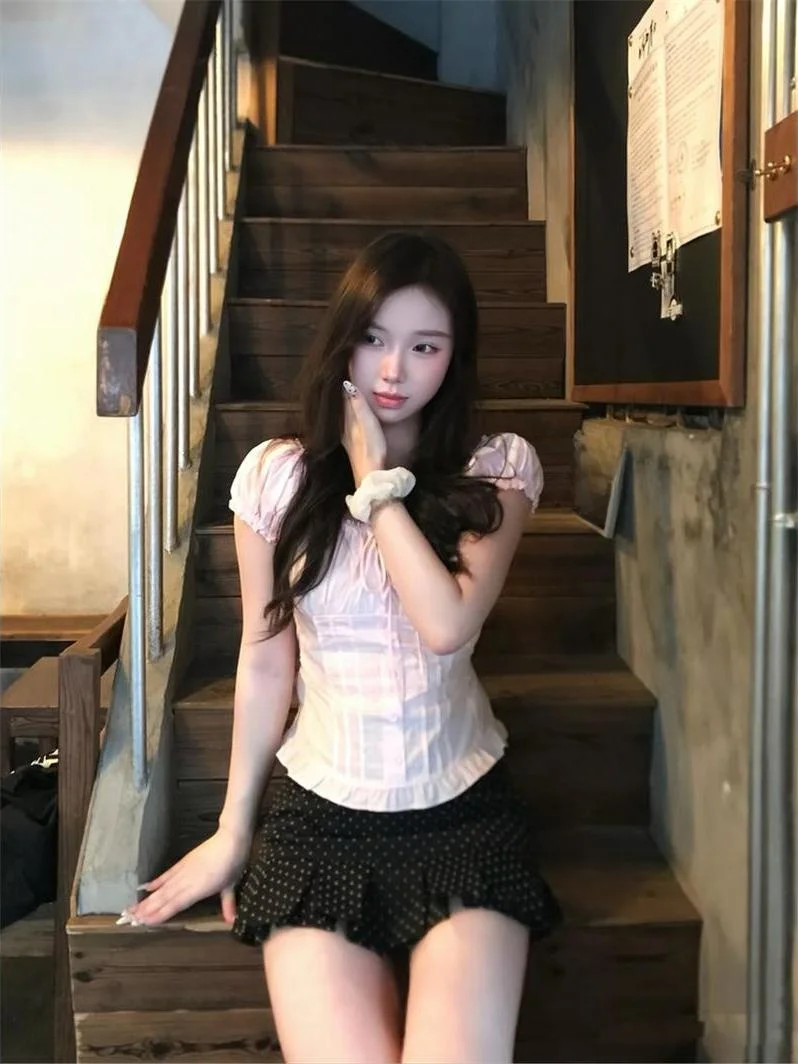 

Elegant Sweet Bubble Sleeve Shirt Women's Summer 2026 New Waist-Cinching Short Pink Girl Casual Top Korean Style Commute