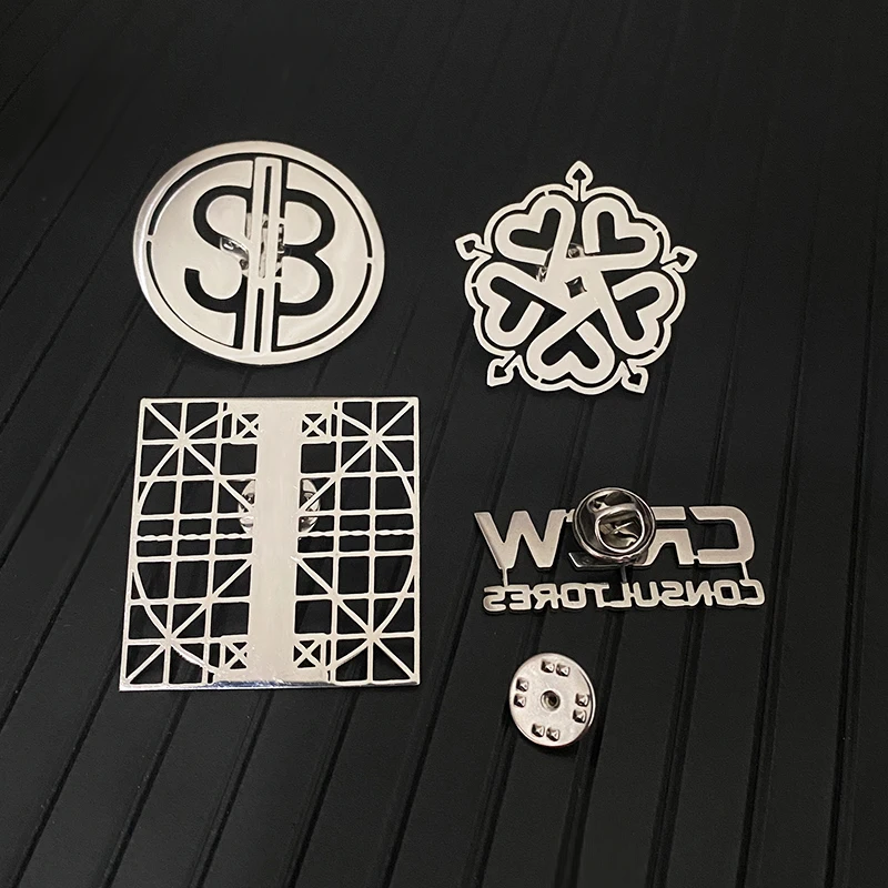 

Personalizados Customized Stainless Steel Pins Chest Nail Backpack for Bag empresa Logo Custom Product Pin Badges Brooch Gift