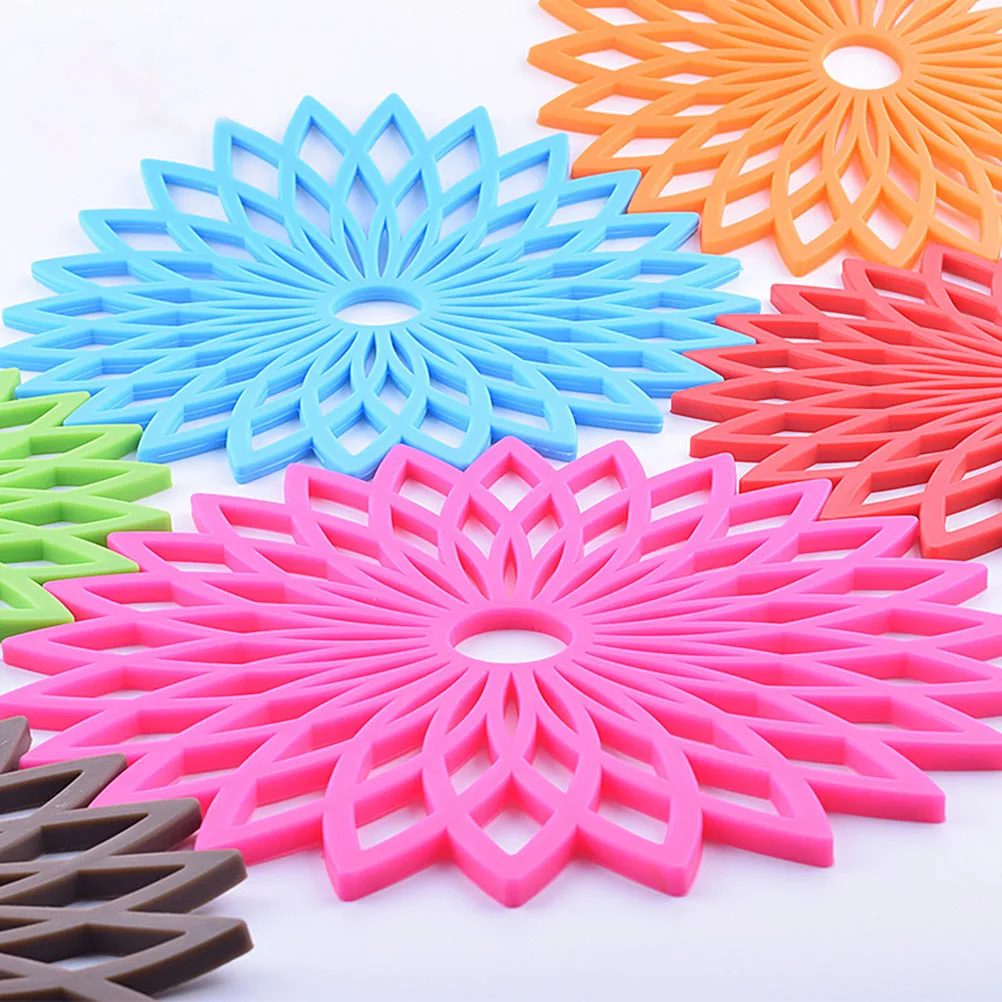 

2pcs Multi-Purpose Silicone Hot Pad Geometric Flower Kitchen Heat Insulation Mat Non Heat Resistant Hot Pads (Random Color)