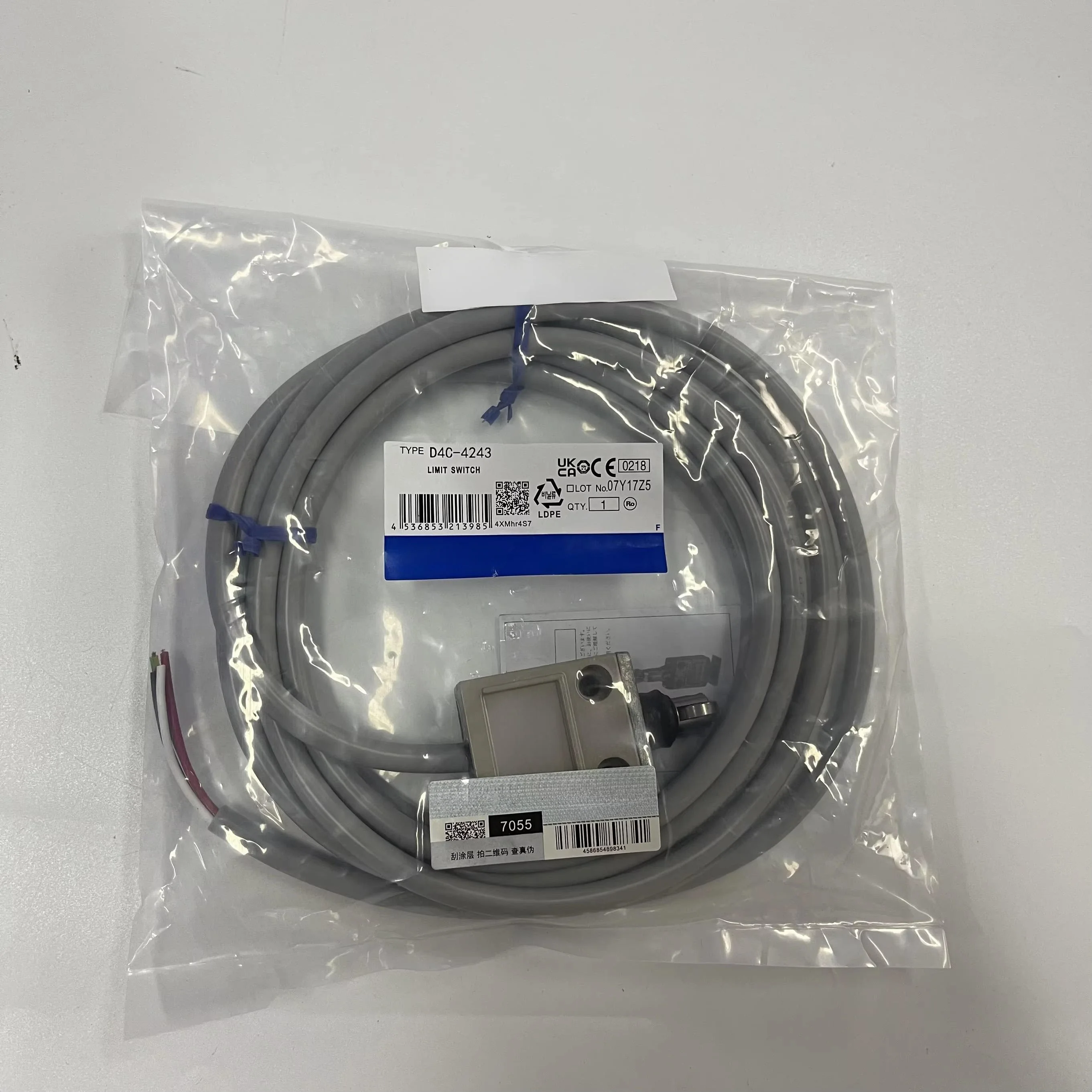 

100% New and Original Limit Switch D4C-1332 5M