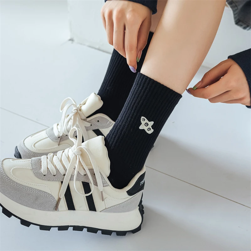 Women\'s Socks White Casual Cartoon Cute Ladies Embroidery Socks Breathable Simple Sports Black Crew Socks Female Comfy Fashion