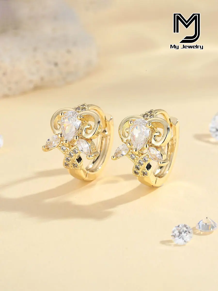 Fashionable and Minimalist Hot-Selling Copper Earrings with Zircon for Women, Featuring Simple Line Patterns, Electroplated Gold, and Exquisite Hoops