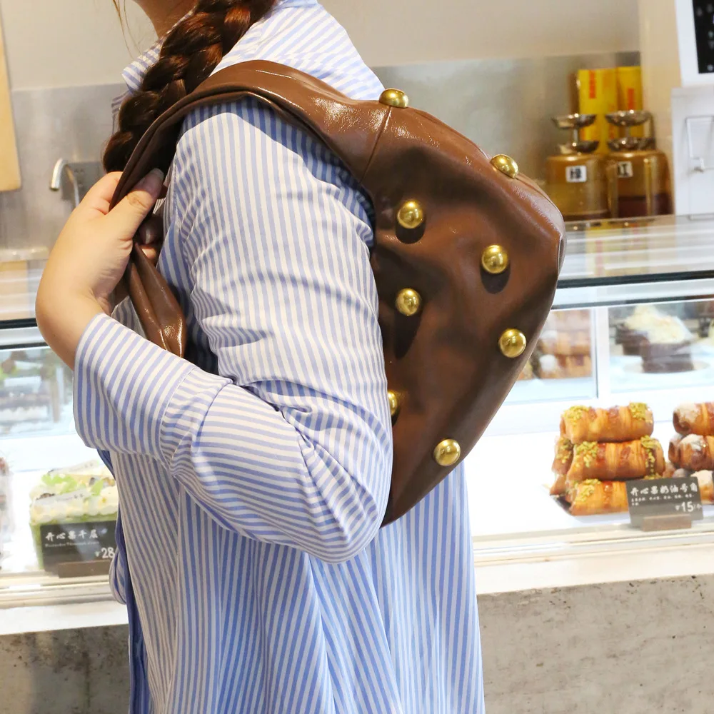 Retro Women Handbag Autumn/Winter Rivet Women\'s Bag Fashion PU Leather Shoulder Bag Underarm Bag