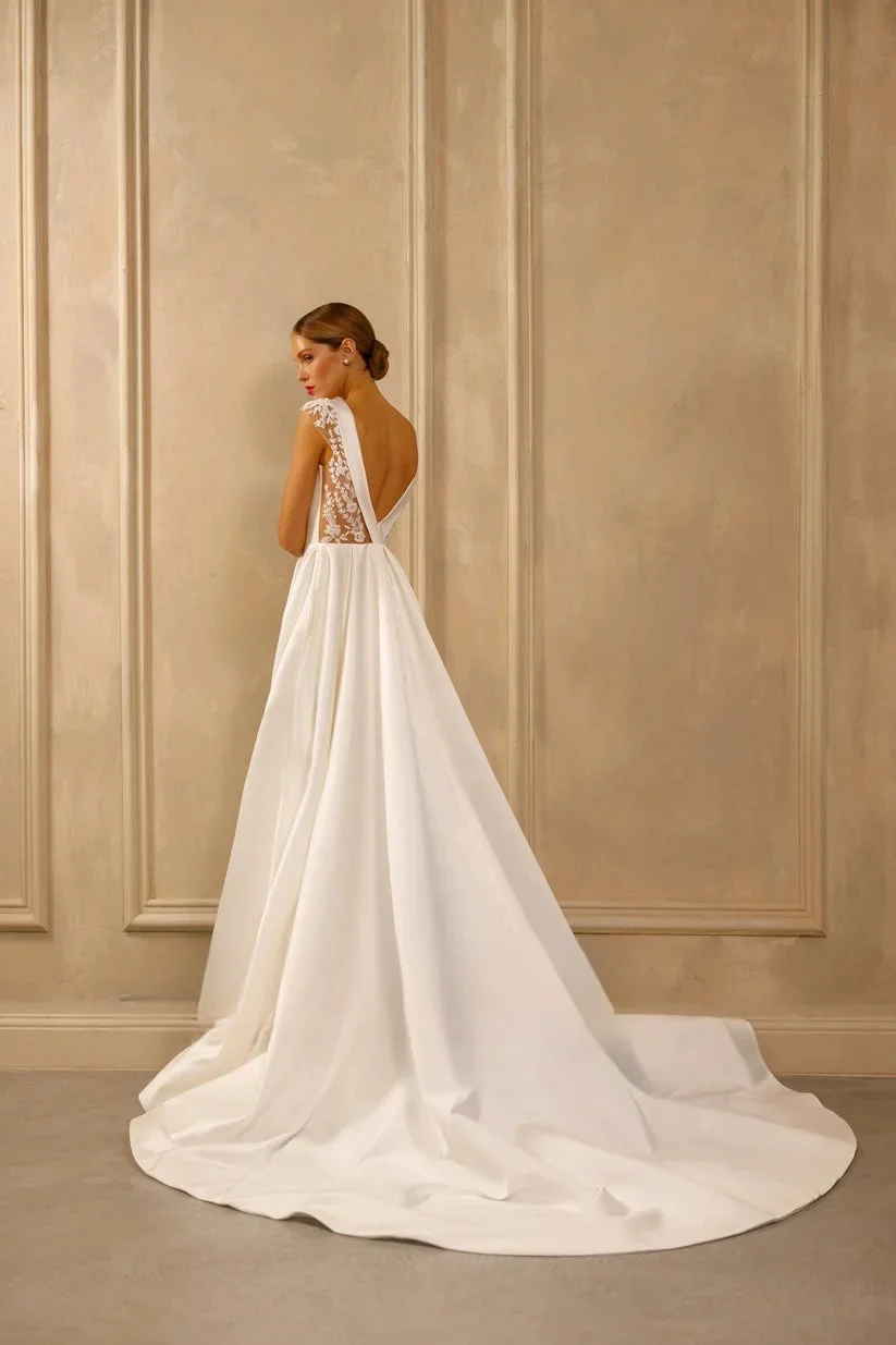 Simple Satin Customize To Measures  A-line Simple Satin Wedding Dresses Sleeveless Lace Appliques Wedding Gown 2025 Long Beach image 3