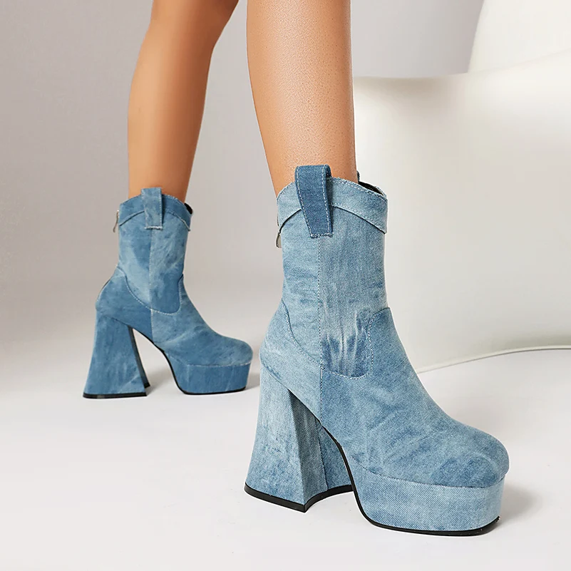 

Короткие ботинки без шнуровки из микрофибры с коровьим узором, ботильоны из джинсового материала на платформе с коническим толстым каблуком сверхвысокой формы