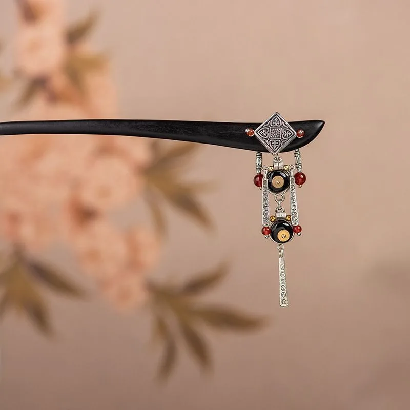 Tibetan Style Miao Silver Step Shake Hairpin with Sandalwood Dangling Beads Unique Design for Hanfu Cheongsam Hair Accessory