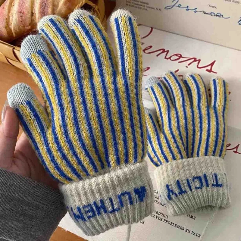 Japanese Color Coded Letter Printed Plush Thickened Drawstring Knitted Gloves INS Sweet Cool Premium Feel Autumn Winter Gloves