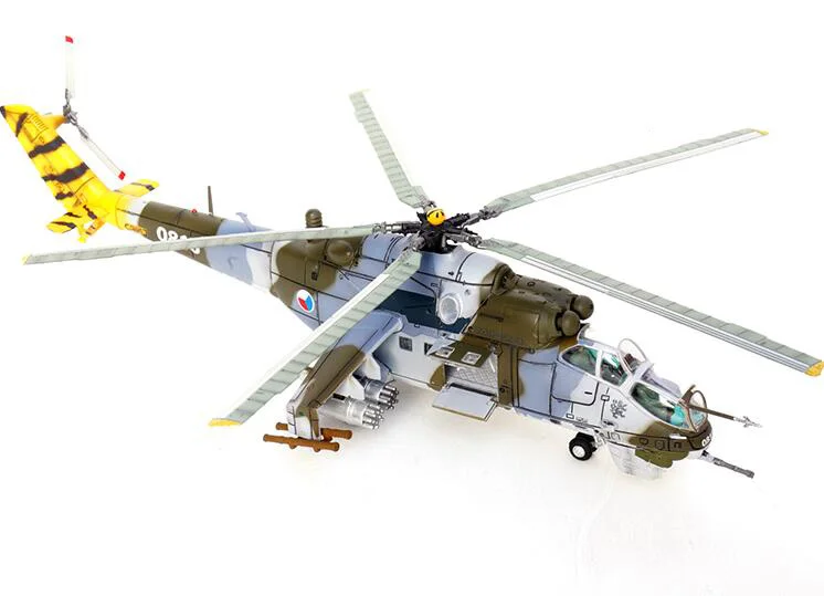 Fine 1/72 Soviet MI-24V   Hind Armed Helicopter Model  Czech Republi  Semi alloy finished product collection model