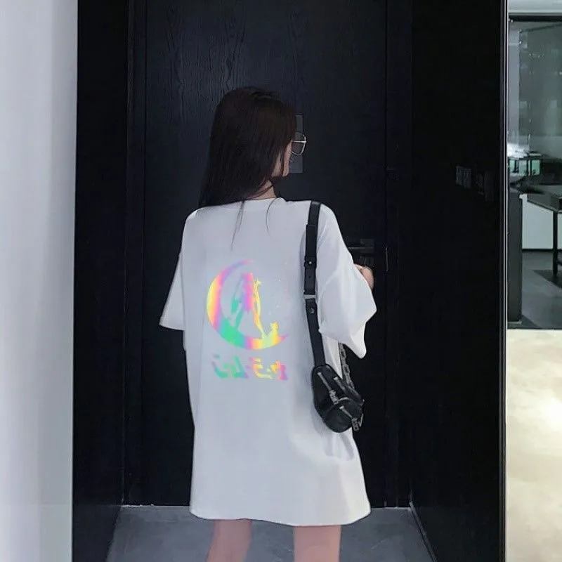 Kaus Gambar Cetak Reflektif Sailor Moon Wanita Kaus Longgar Lengan Pendek Atasan Kasual Fashion Musim Panas Pakaian Jalanan Remaja Gaya Korea