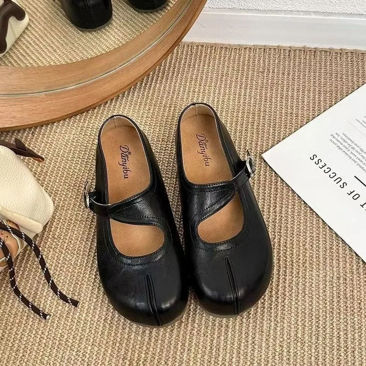 Mary Jane Shoes, Slim-fitting, Soft-soled, Non-slip, Women's Flats Paired with Skirts