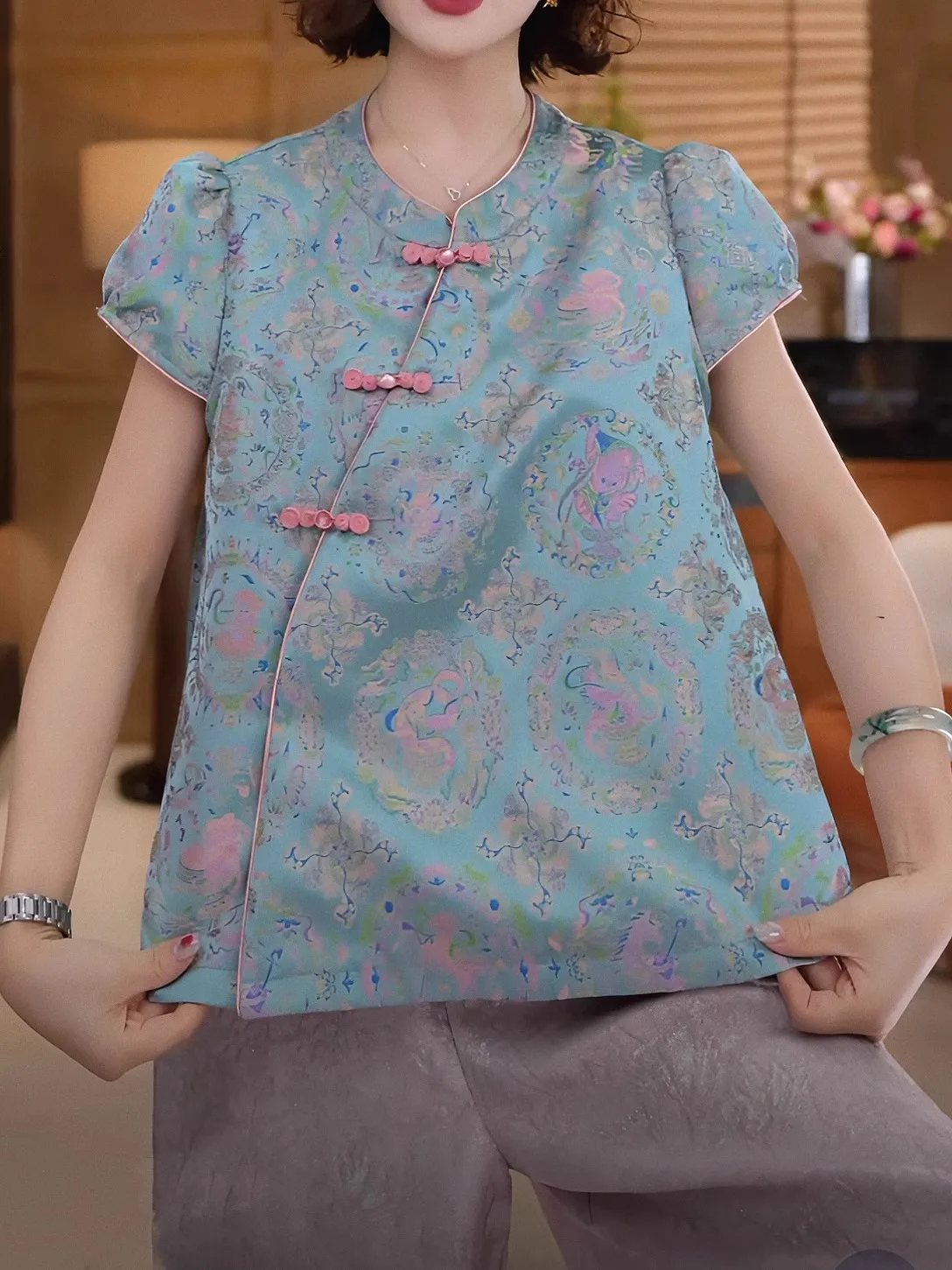 

Новинка: Женский летний топ с круглым вырезом и рукавами-фонариками в традиционном китайском стиле, универсальный, с коротким рукавом.