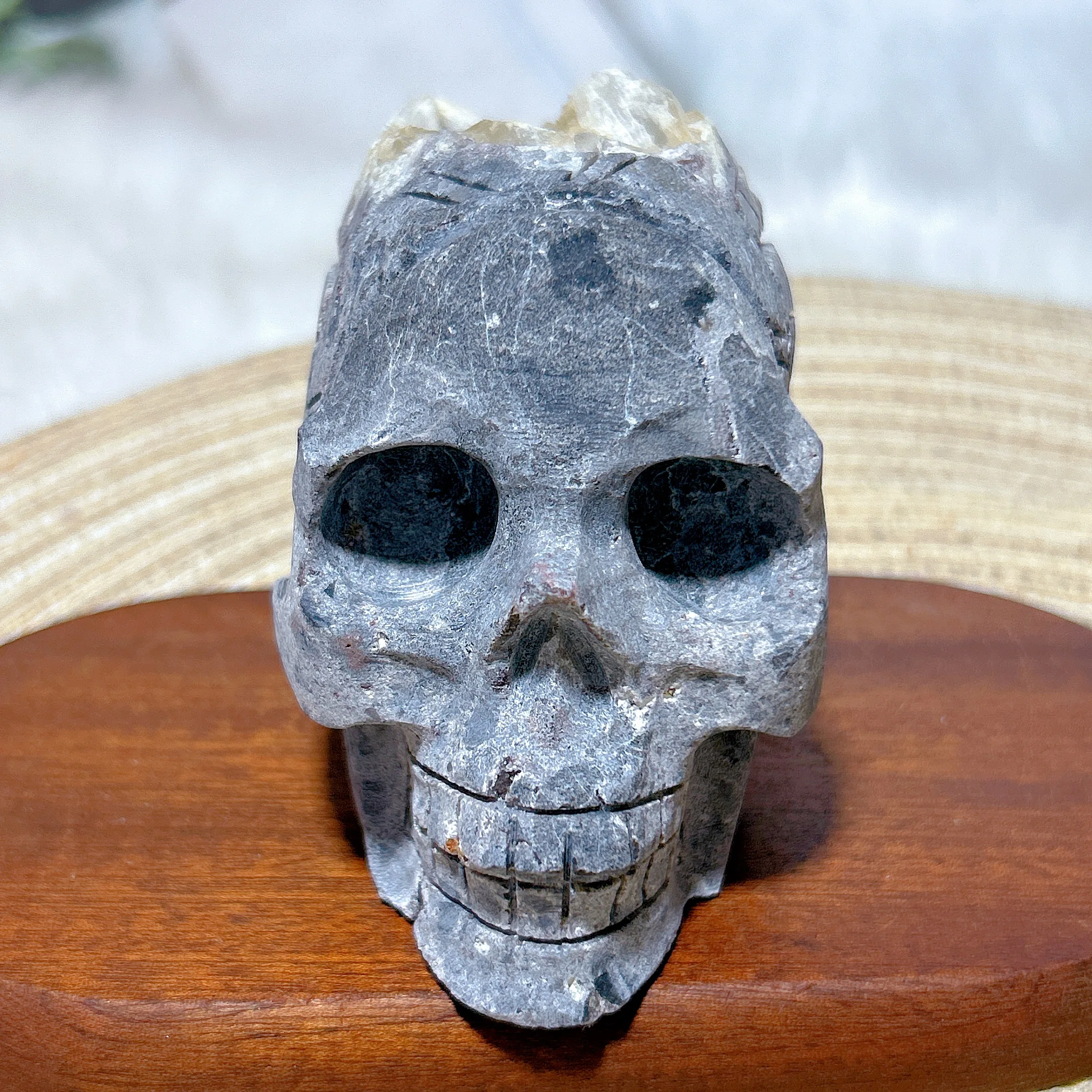 

Healing Natural Crystal Sphalerite With Calcite Druzy Skull Carving UV Light Effect Gemstones Mineral Home Decorations Gift