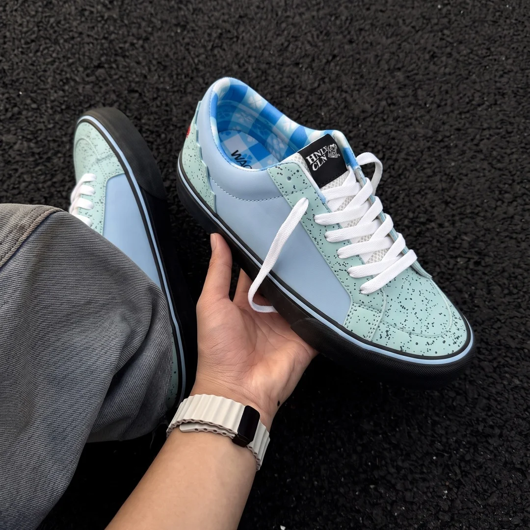 Blue Lobster American‑style Retro Street Skate Shoes, Unisex Low‑top Sneakers With Heel Embroidery, Niche Luxury All‑match Daily