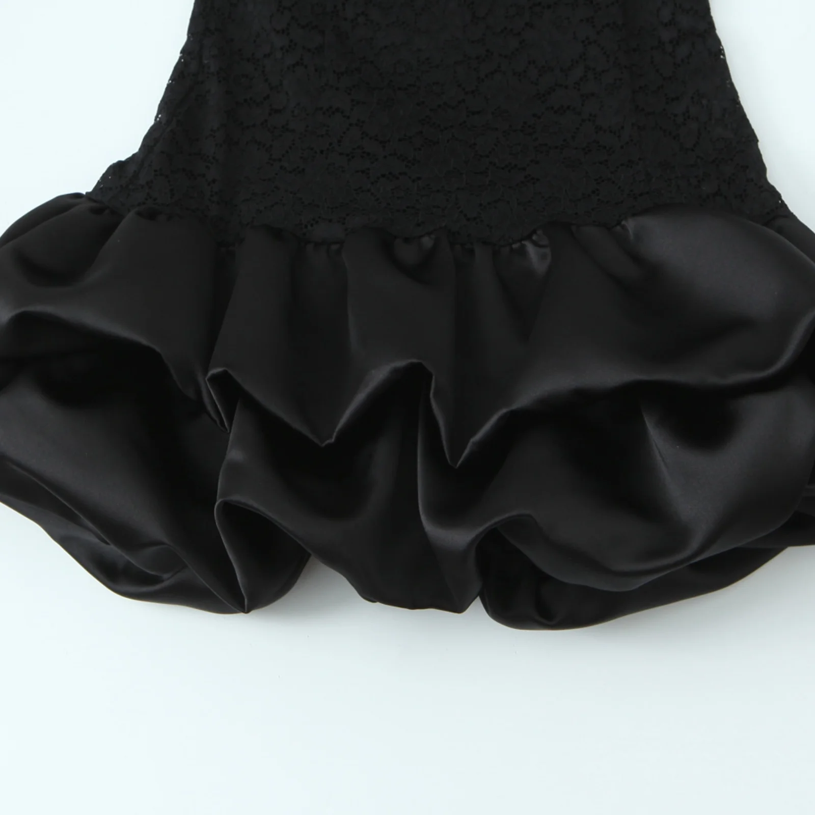 Bsay vestido de renda preta outono 2025 novo zíper traseiro fofo em camadas emenda inferior gola sem mangas tanque mini vestido mujer