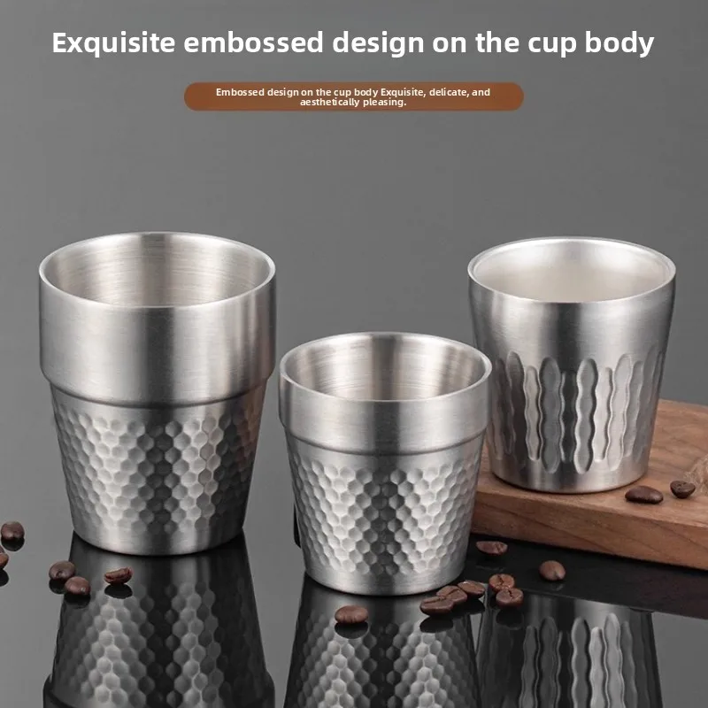 كوب تخييم محمول من الفولاذ المقاوم للصدأ - كوب خفيف الوزن ومتين للتخييم وحقائب الظهر والنزهات والقهوة الساخنة والبيرة الباردة