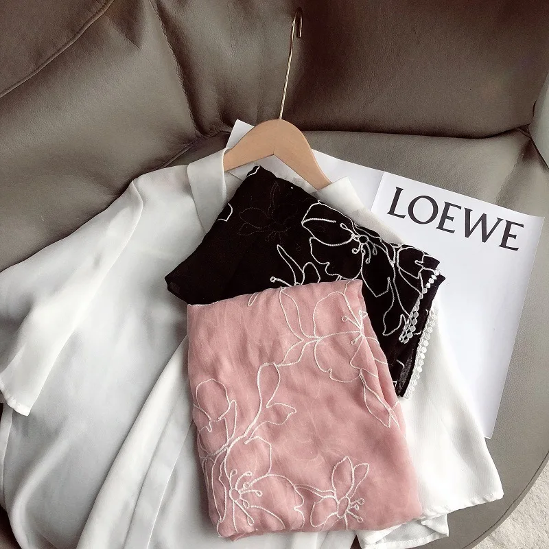 

Шарф в этническом стиле, женский черный шарф с вышивкой в стиле ретро, универсальный весенне-осенний тонкий литературный шарф из пряжи, шаль с вышивкой в китайском стиле