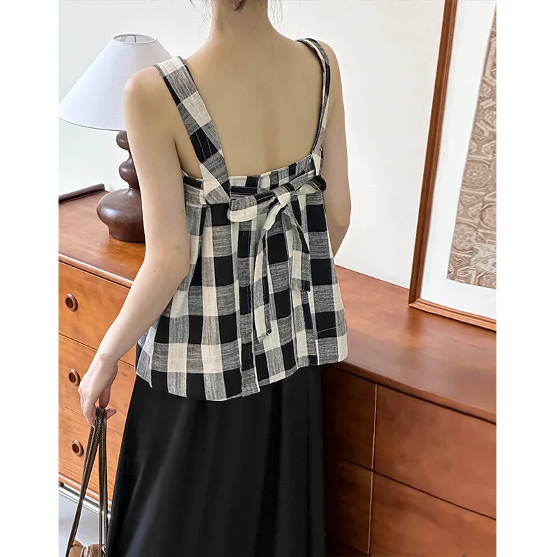 

2024 Summer New Checkered Camisole Vest with A Niche Design Sense, Retro Temperament, and Age Reducing Small Shirt