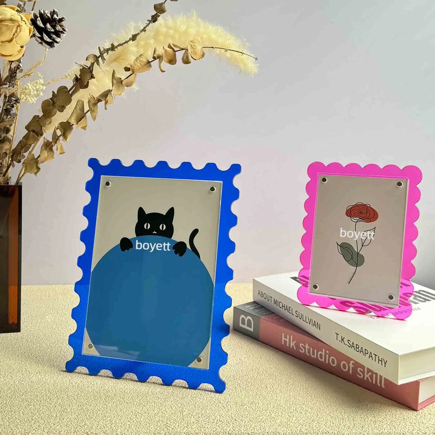 7-inch color acrylic photo frame display stand. Polaroid postcard board display frame. Transparent magnetic decor photo frame