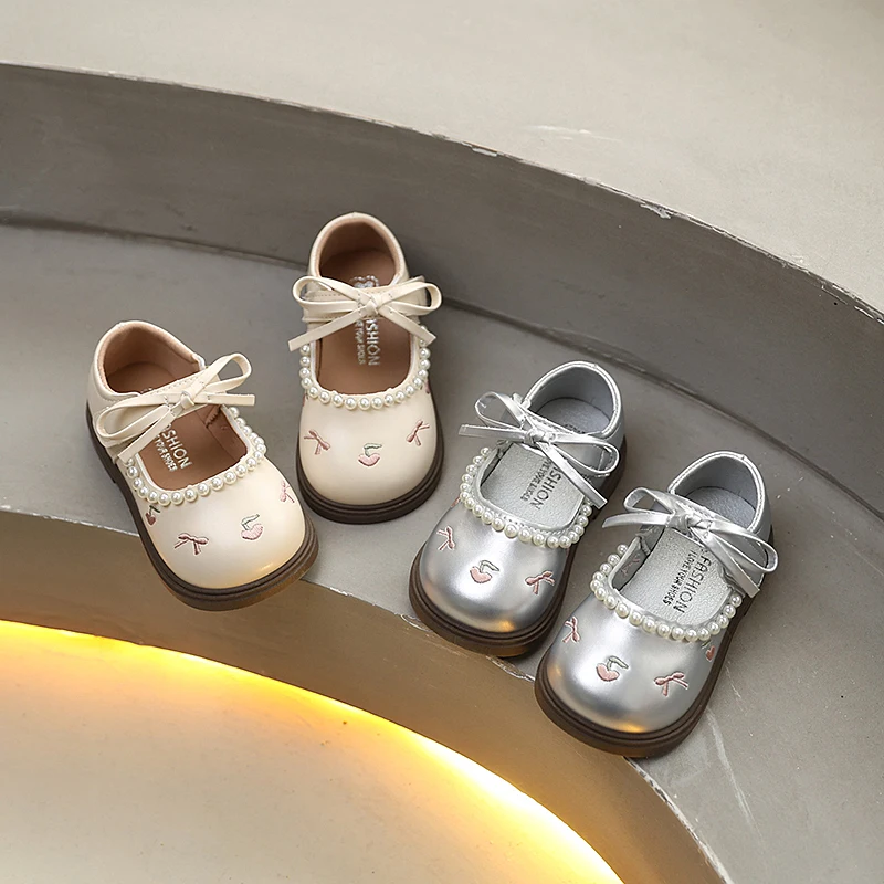 

Fashion Girls Embroidered Shoes New Hot Sale Princess Bowknot Children Leather Shoes for Wedding Party Kids Flat Mary Jane Shoes