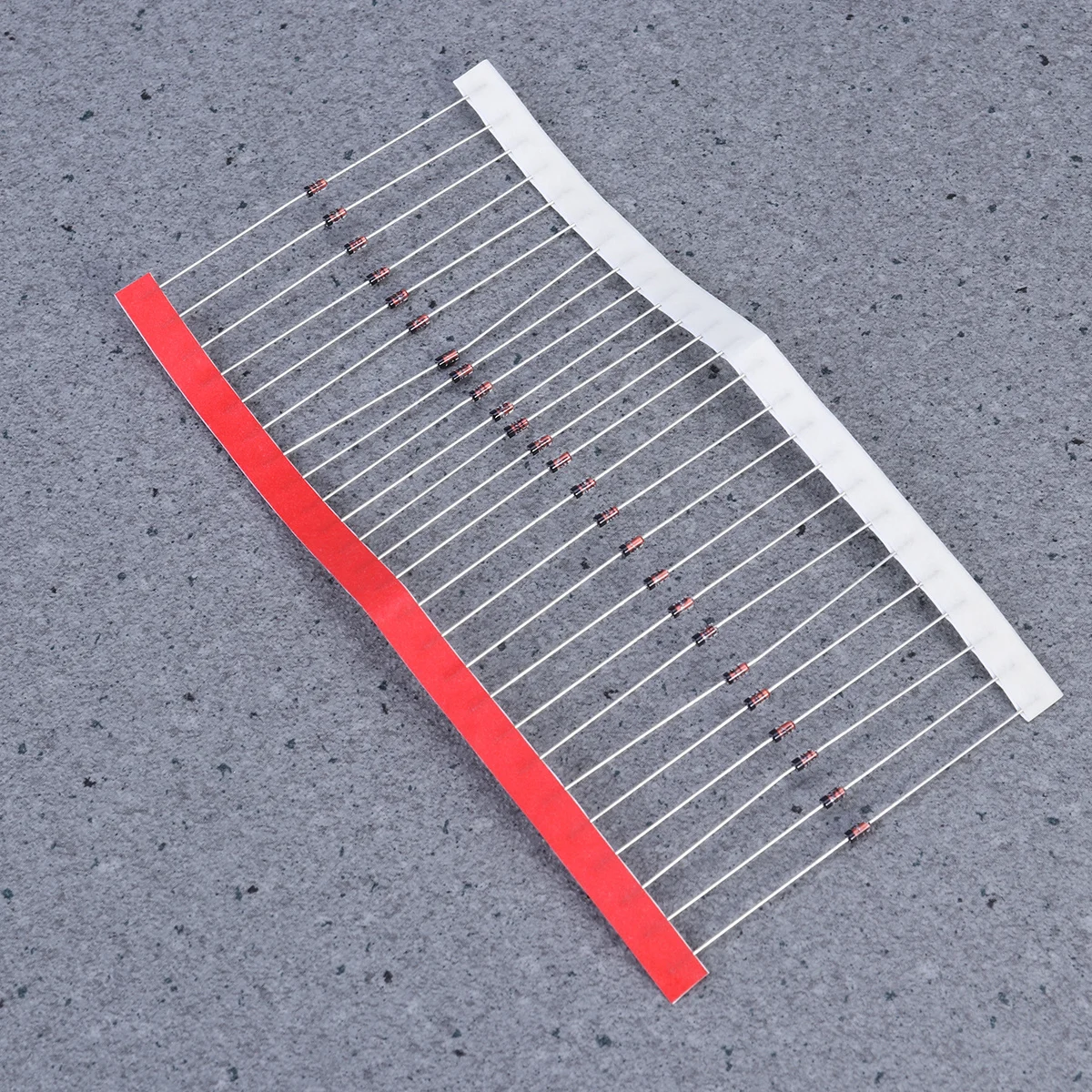 

100pcs Through Hole Assorted Kit 8 Models 1N4148 1N4007 1N5819 1N5399 Fr107 Fr207 1N5408 1N5822 Anti Static Packaging Diode Kit