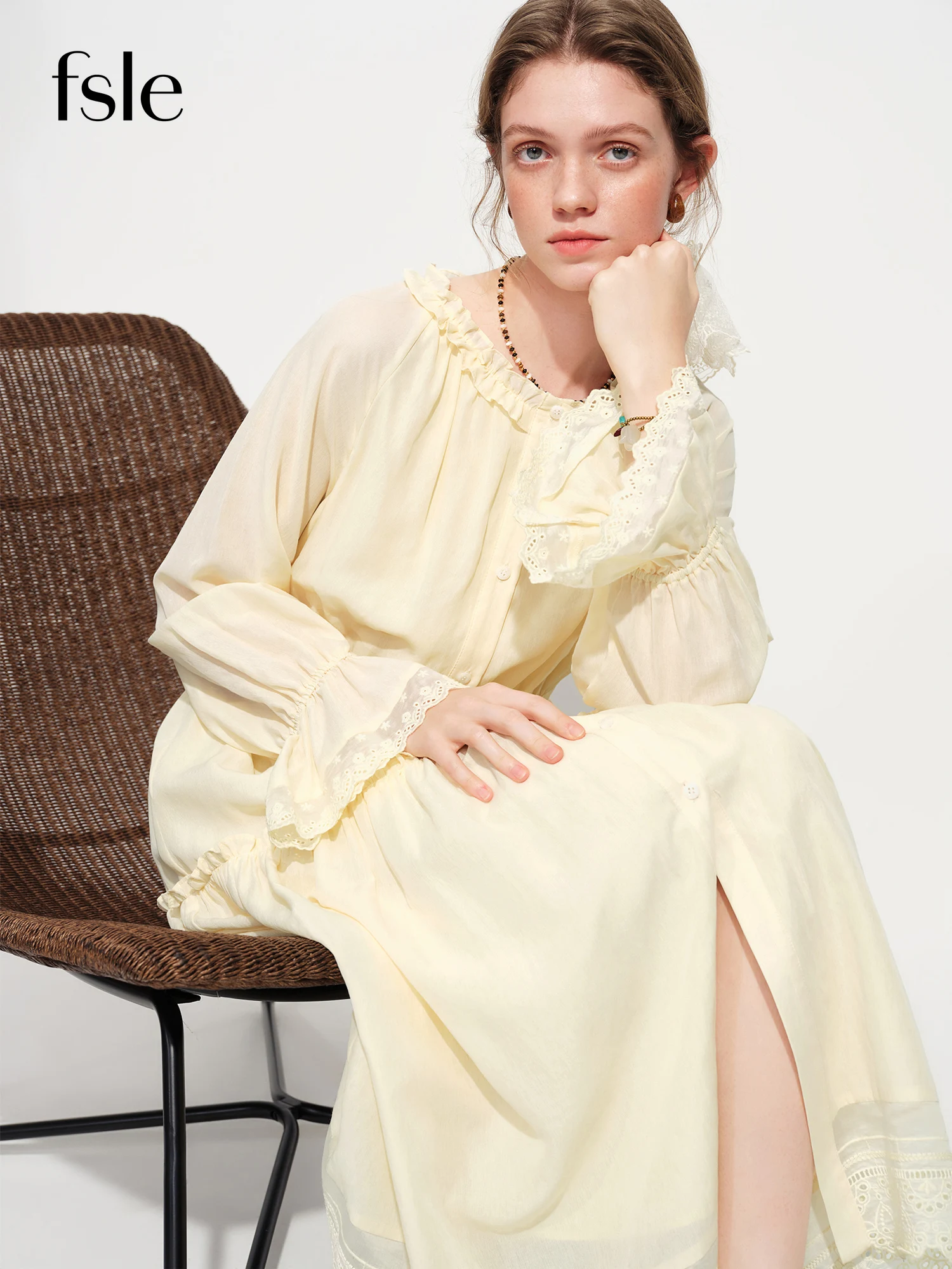 

Платье FSLE Bright White Lettuce с вышивкой и кружевной отделкой по подолу, весна 2026, новинка, с одной пуговицей, милое платье