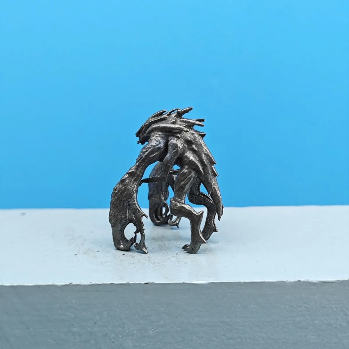 Vintage Brass Sci Fi Alien Creature Figurine Mini Metal Sculpture Fantasy Monster Desktop Ornament Collectible Craft Gift
