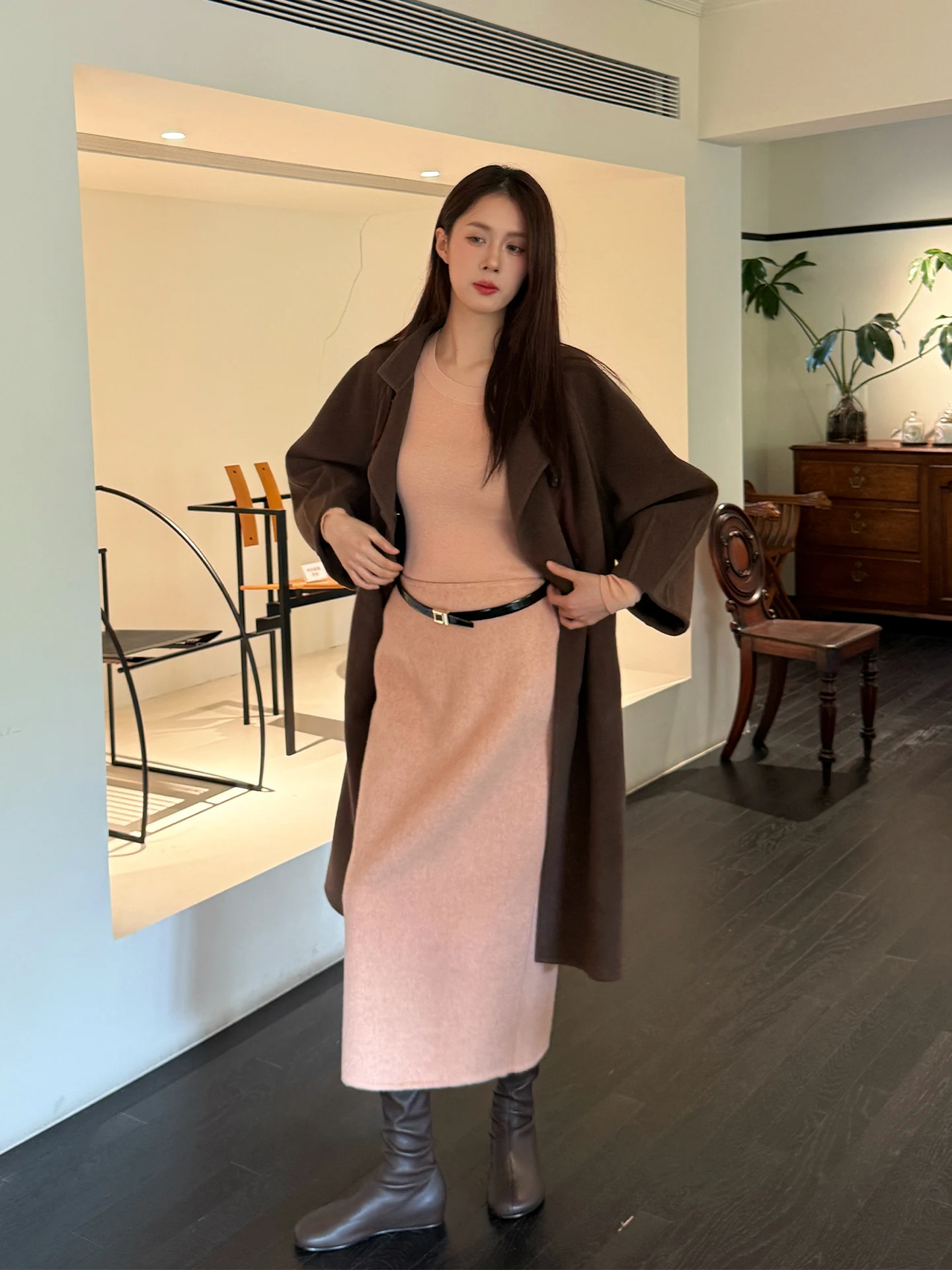 

Комплект MAIMAI: шелковый вязаный свитер с U-образным вырезом и прямая двусторонняя шерстяная юбка – модный женский комплект