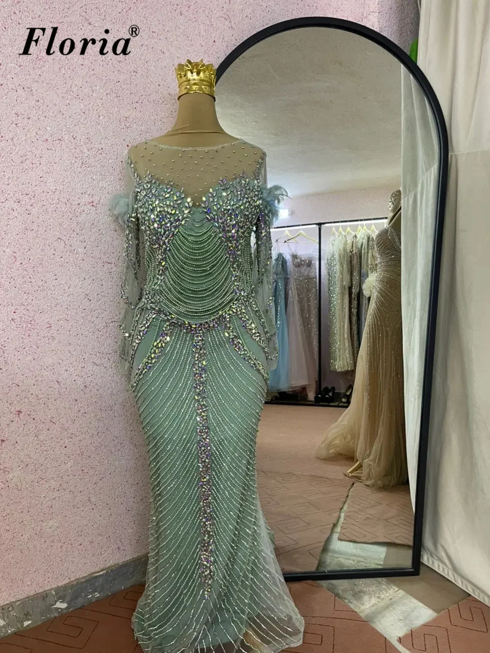 Mint Green Sheer Long Sleeve Mermaid Evening Dress Feather Rhinestone Beaded Formal Prom Gown Illusion Neck Luxury Party Dress
