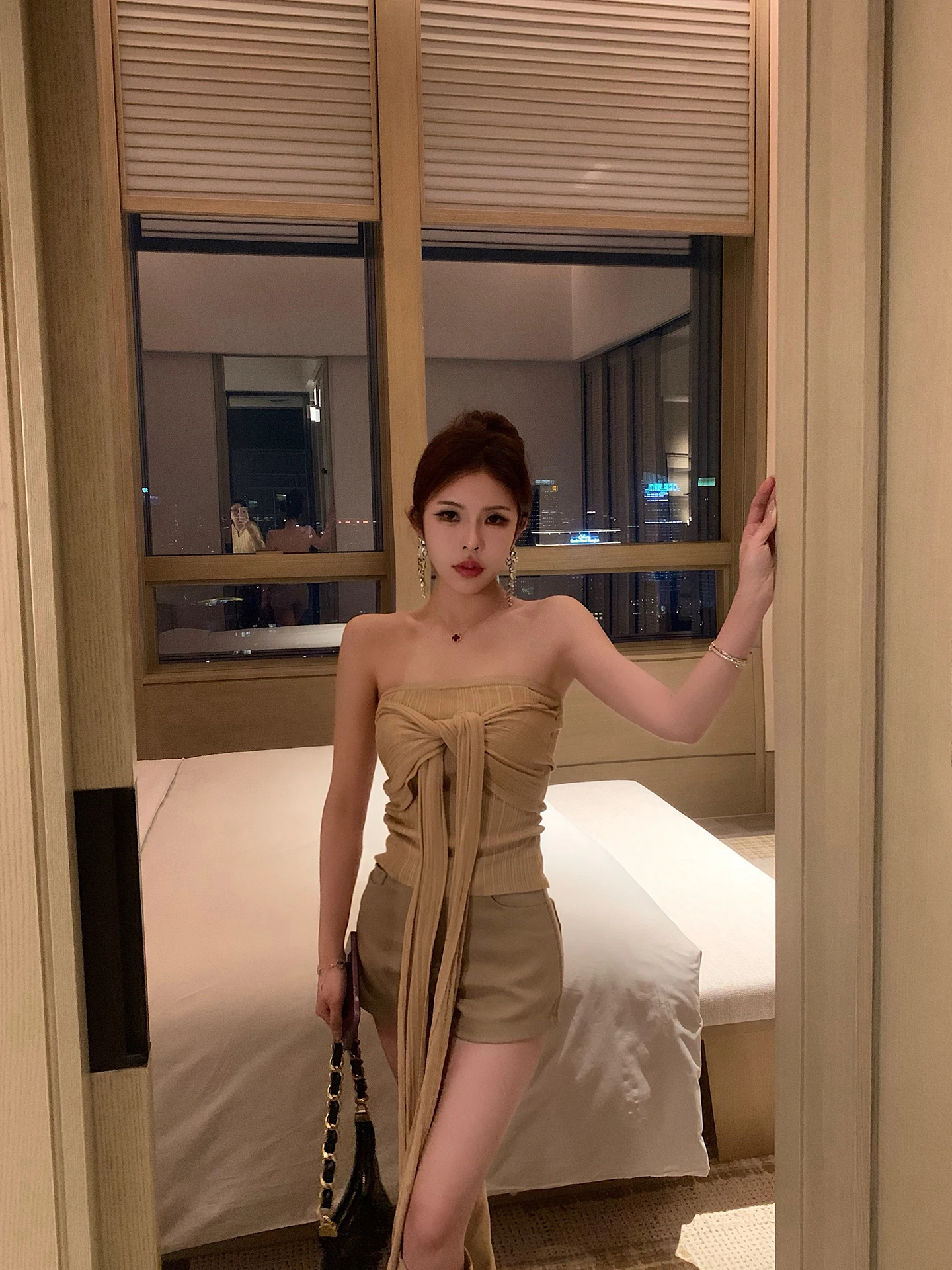 

Универсальный вязаный укороченный топ Onelady с открытыми плечами, облегающий, для женщин, для подружек невесты, с бандажным эффектом на груди