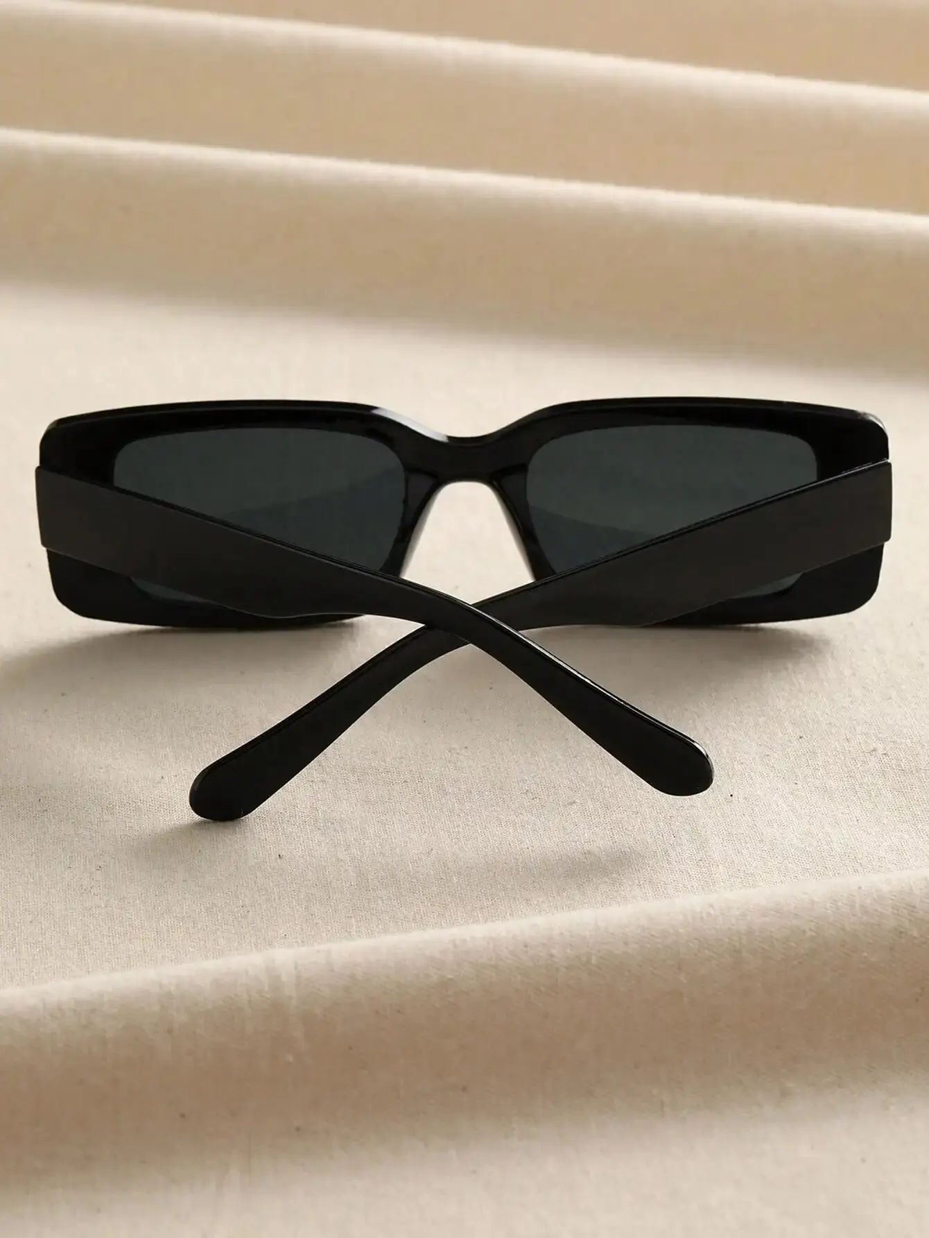 1 PC Unisex Plastic Square Fashion Sunglasses For Beach Play And Daily Photography