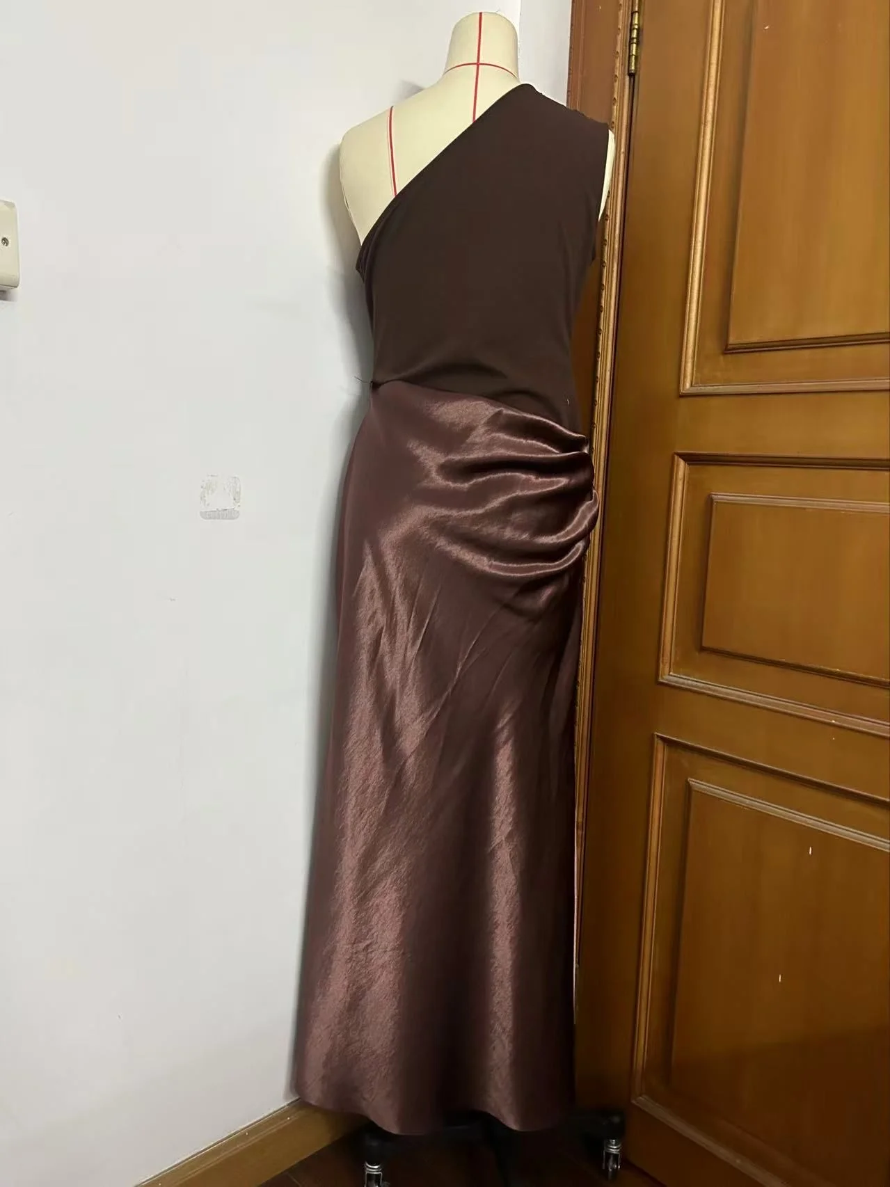 Elegant One-Shoulder Patchwork Satin Maxi Dress Women Sleeveless Ruched Slim Long Dresses 2026 Wedding Guest Evening Party Robes