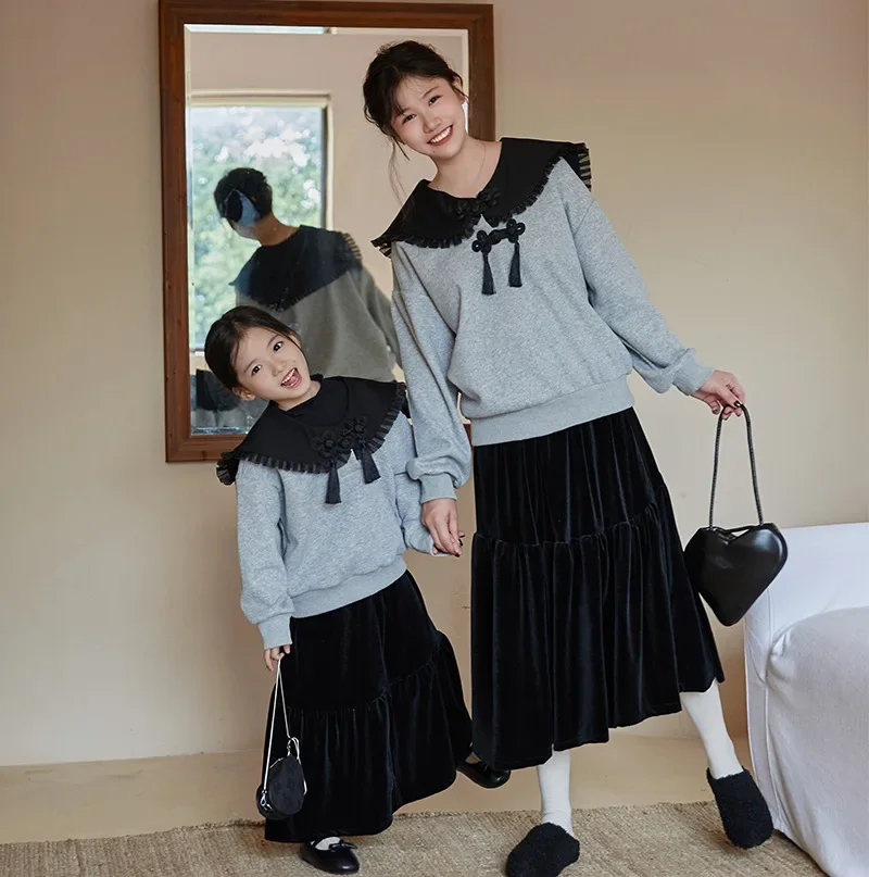 Mom and Daughter Equal Big Peter Pan Collar Sweatshirts Winter Mother and Baby Girls Warm Thick Hoodies Women Long Sleeve Tops