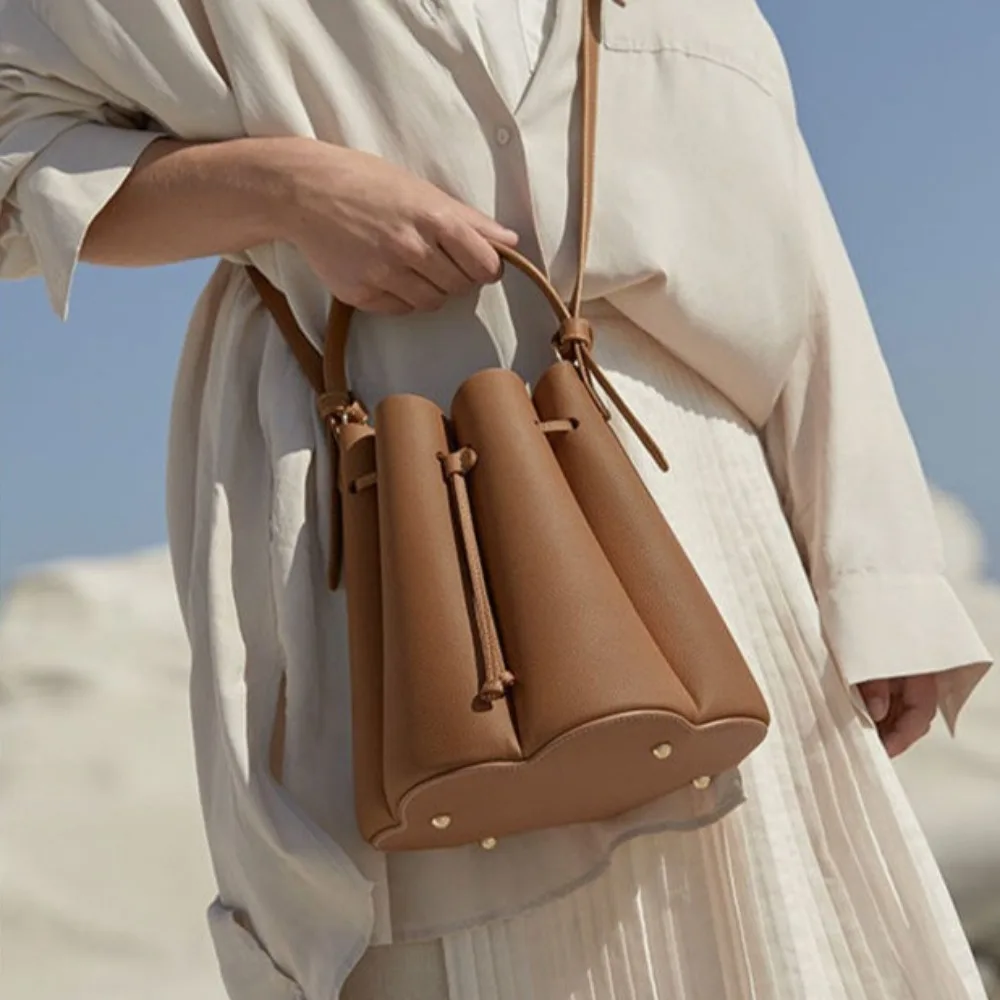 

Viral 2025 Petal Bag: Unique Small Batch Design, Dopamine Bucket Bag & Fashion Shoulder Crossbody Purse for Women, Aesthetic