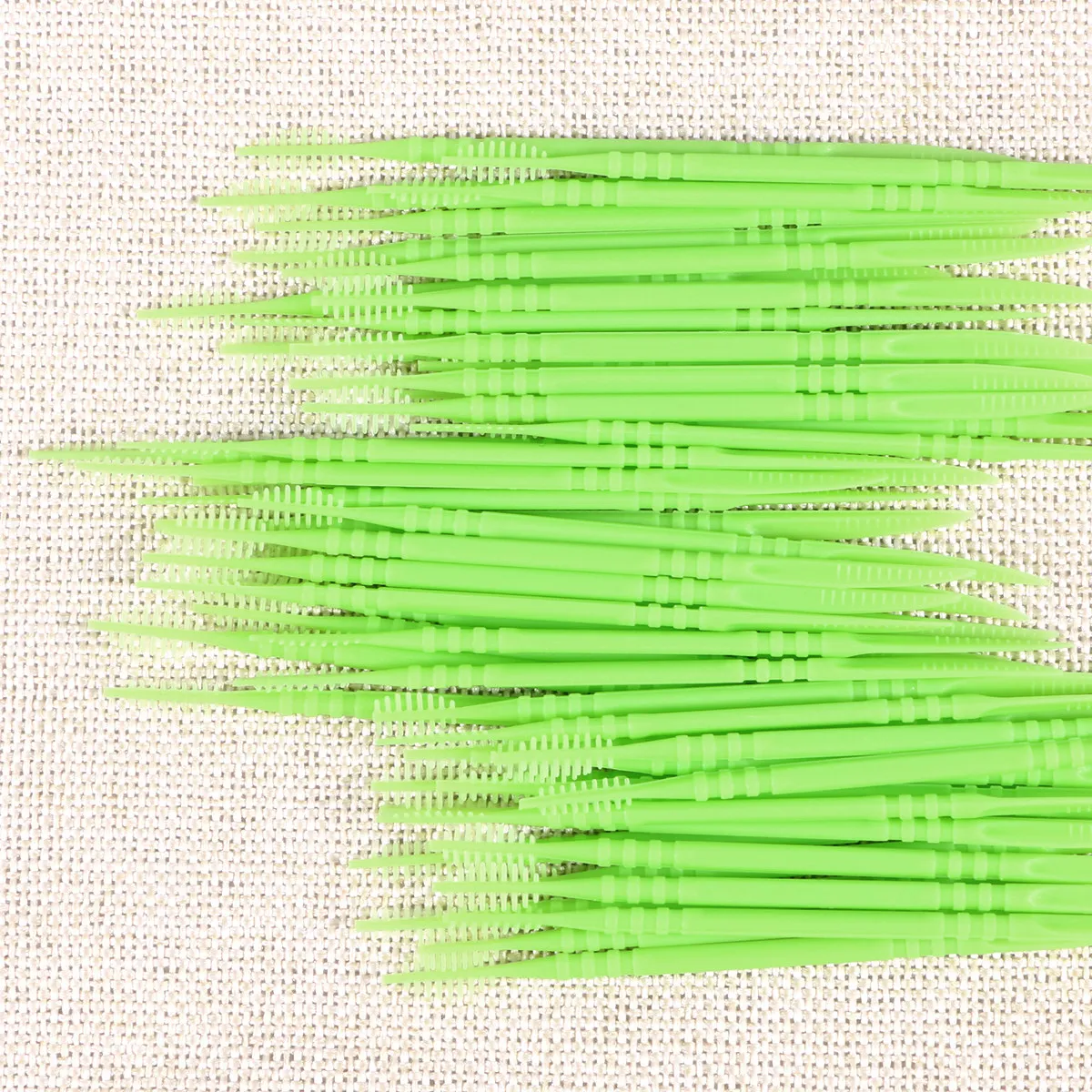 50Pcs Portable Plastic Dental Toothpicks Interdental Brush Oral Care Tool Soft Stick for Plaque Removal Healthy Gums